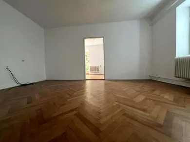 Na predaj 3-izbový dom, 265 m², Komárno, Vnútorná Okružná