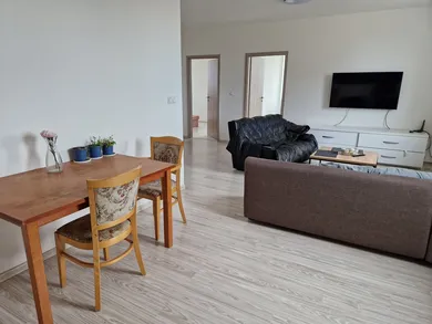 Kiadó lakások, 3-szobás, Senec · €750