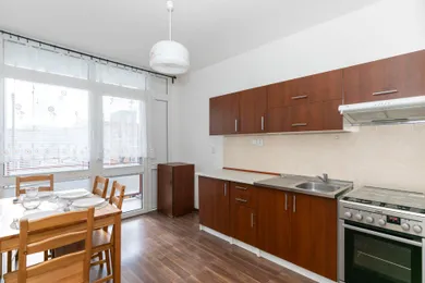 Na prenájom 3-izbový byt, 71 m², Banská Bystrica, Tatranská