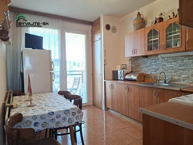 Mieszkania na sprzedaż, 3-pokojowe, Prievidza · €115 000