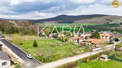 Na predaj pozemok, 687 m², Jelenec