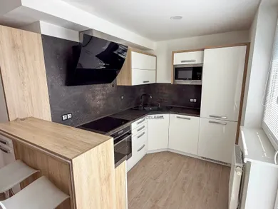 Na prenájom 2-izbový byt, 62 m², Bratislava-Dúbravka, Dúbravčická