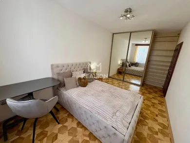 Na prenájom 3-izbový byt, 80 m², Bratislava-Petržalka, Šustekova