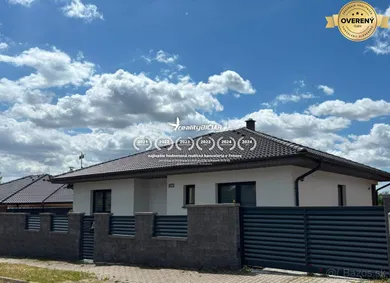 Domy na sprzedaż, 4-pokojowe, Suchá nad Parnou · €309 000