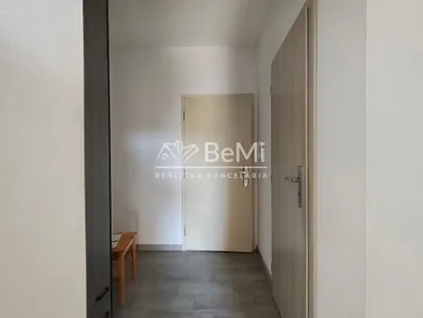 Na prenájom 2-izbový byt, 40 m², Tlmače, Lipník