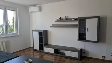 Kiadó lakások, 3-szobás, Bratislava-Petržalka · €850