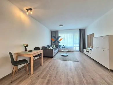 Na prenájom 1-izbový byt, 45 m², Bratislava-Rača, Rínok Rača