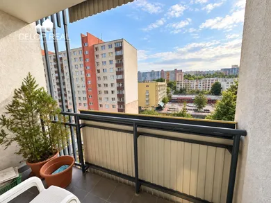 Na prenájom 3-izbový byt, 68 m², Bratislava-Karlova Ves, Jurigovo nám.
