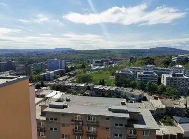 Na prenájom 3-izbový byt, 68 m², Bratislava-Nové Mesto, Rozvodná