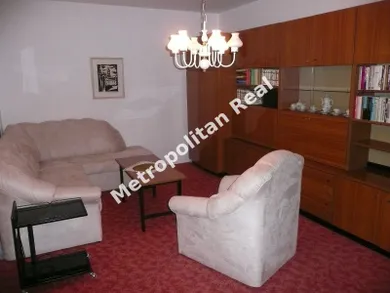 Na predaj 2-izbový byt, 62 m², Bratislava-Petržalka, Vilová