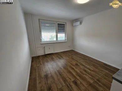 Na predaj 1-izbový byt, 20 m², Šaľa, Nešporova