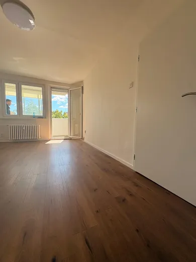 Na predaj 4-izbový byt, 76 m², Bratislava-Dúbravka, Cabanova