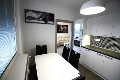 Kiadó lakások, 3-szobás, Trnava · €850