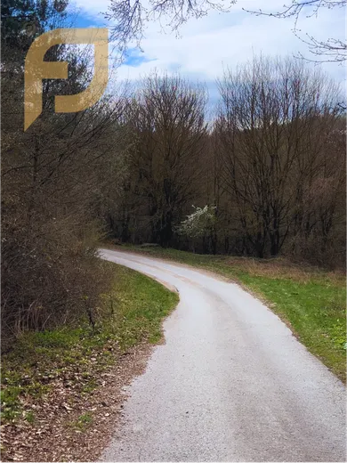 Na predaj pozemok, Trnava
