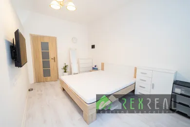 Na predaj 2-izbový dom, 142 m², Modrý Kameň