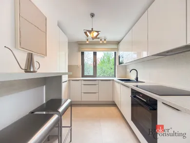 Na prenájom 4-izbový byt, 113 m², Bratislava-Staré Mesto, Jančova