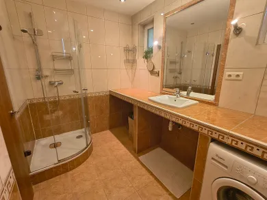 Na predaj dom, 198 m², Bratislava-Podunajské Biskupice, Ulica 8. mája