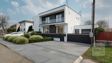 Domy na predaj 5-izbový, Bratislava-Rusovce · €615 000
