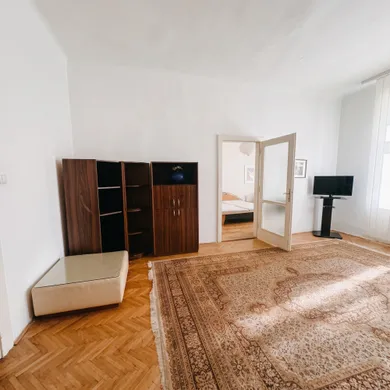 Na predaj 3-izbový byt, 90 m², Bratislava-Staré Mesto, Mariánska
