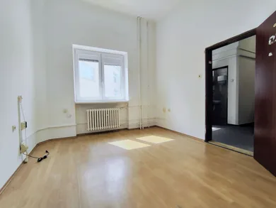 Na prenájom komerčné v Bratislava-Staré Mesto · €1 395 · Čiastočná rekonštrukcia