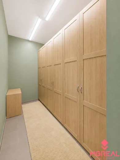 Na predaj 5-izbový dom, 225 m², Nitra