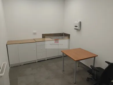 Na prenájom komerčné, 815 m², Bratislava-Ružinov, Ivanská cesta