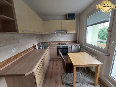 Na prenájom 3-izbový byt, 80 m², Banská Bystrica, Krivánska