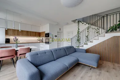 Domy na predaj 4-izbový, Kuchyňa · €275 000