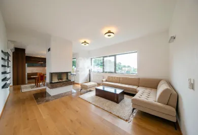Byty na prenájom 5-izbový, Bratislava-Staré Mesto · €3 500