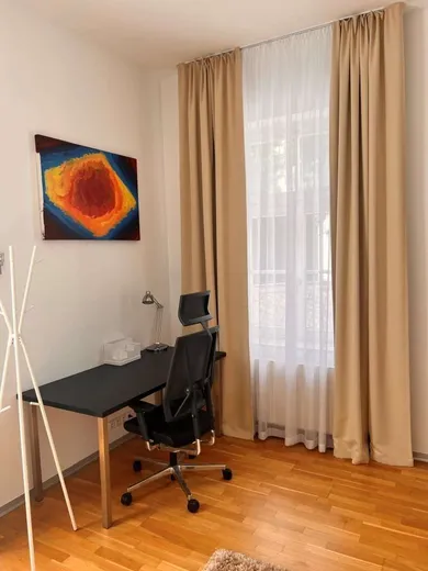 Na prenájom 3-izbový byt, 147 m², Bratislava-Staré Mesto, Hlboká cesta
