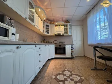 Mieszkania na sprzedaż, 4-pokojowe, Levice · €123 990