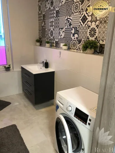 Na predaj 2-izbový byt, 52 m², Bratislava-Ružinov, Nevädzová