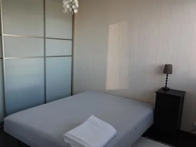Na predaj 2-izbový byt, 40 m², Bratislava-Petržalka, Záporožská