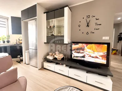 Na predaj 3-izbový byt, 72 m², Strážske, -