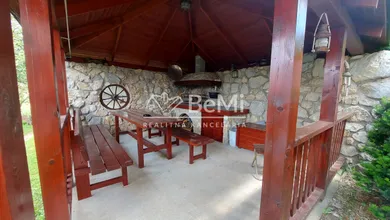 Na predaj 5-izbový dom, 90 m², Nitra, Dolnozoborská
