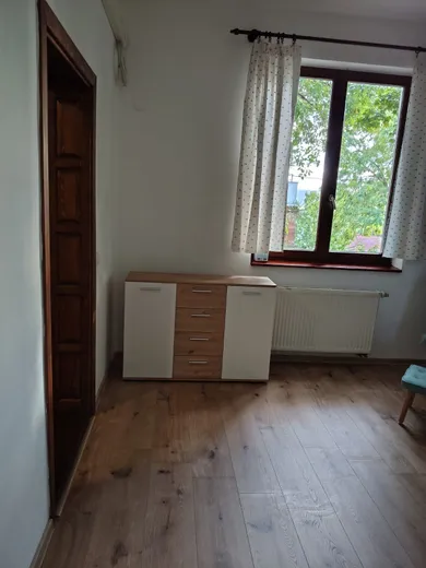 Na prenájom 1-izbový byt, 45 m², Bratislava-Karlova Ves, Komonicová
