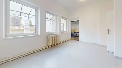 Na prenájom komerčné, 16 m², Trnava, Ulica Kalinčiakova