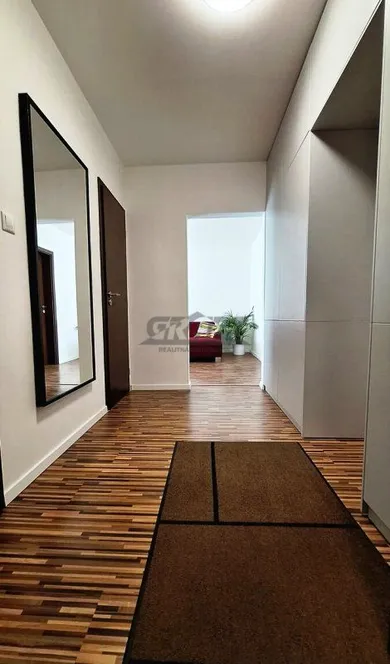Na prenájom 3-izbový byt, 65 m², Bratislava-Vrakuňa, Toryská