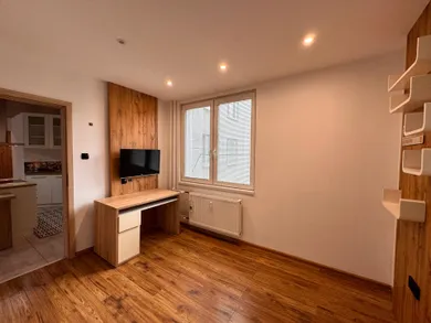 Na prenájom 3-izbový byt, 74 m², Michalovce, Martina Rázusa