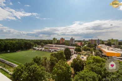 Na prenájom 2-izbový byt, 62 m², Bratislava-Petržalka, Medveďovej