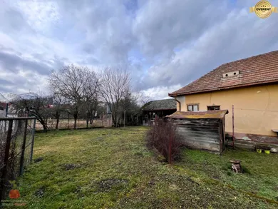Na predaj 4-izbový dom, Komjatice