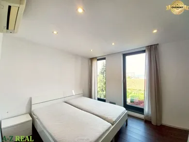 Na prenájom 4-izbový byt, 172 m², Bratislava-Nové Mesto, Bardošova