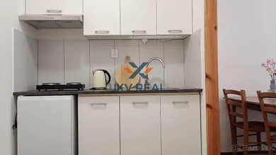 Na prenájom 2-izbový byt, 45 m², Poprad, Velické námestie