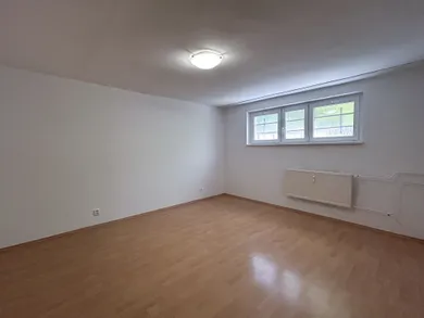 Na prenájom 3-izbový byt, 74 m², Bratislava-Ružinov, Kohútova