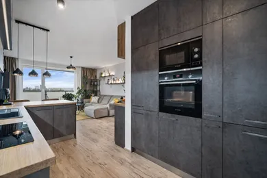 Na prenájom 2-izbový byt, 55 m², Bratislava-Nové Mesto, Vajnorská