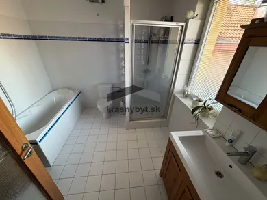 Na predaj 5-izbový dom, 223 m², Miloslavov, Chmeľová