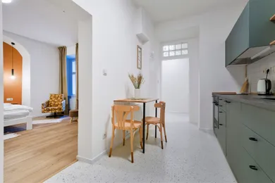 Na predaj 1-izbový byt, 42 m², Bratislava-Staré Mesto, Obchodná