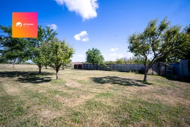 Na predaj pozemok, 166 m², Dvorníky