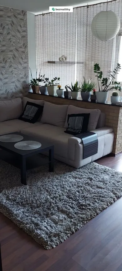 Na prenájom 1-izbový byt, 45 m², Bratislava-Petržalka