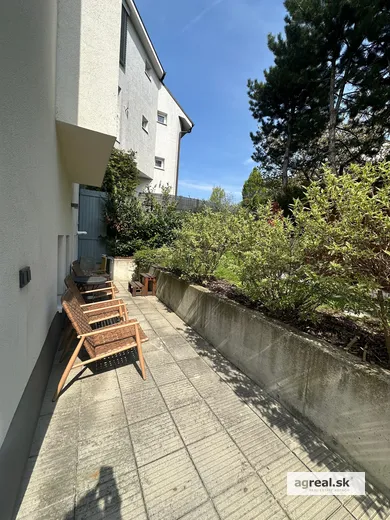 Na predaj dom v Bratislava-Staré Mesto · €998 000 · Dokončené